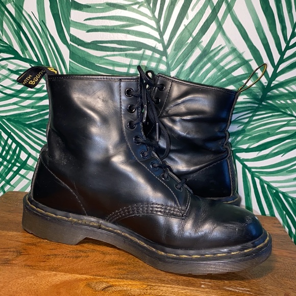 Vintage Dr. Martens Black Leather Combat Boots Women’s UK8 US 10 England - Picture 7 of 13